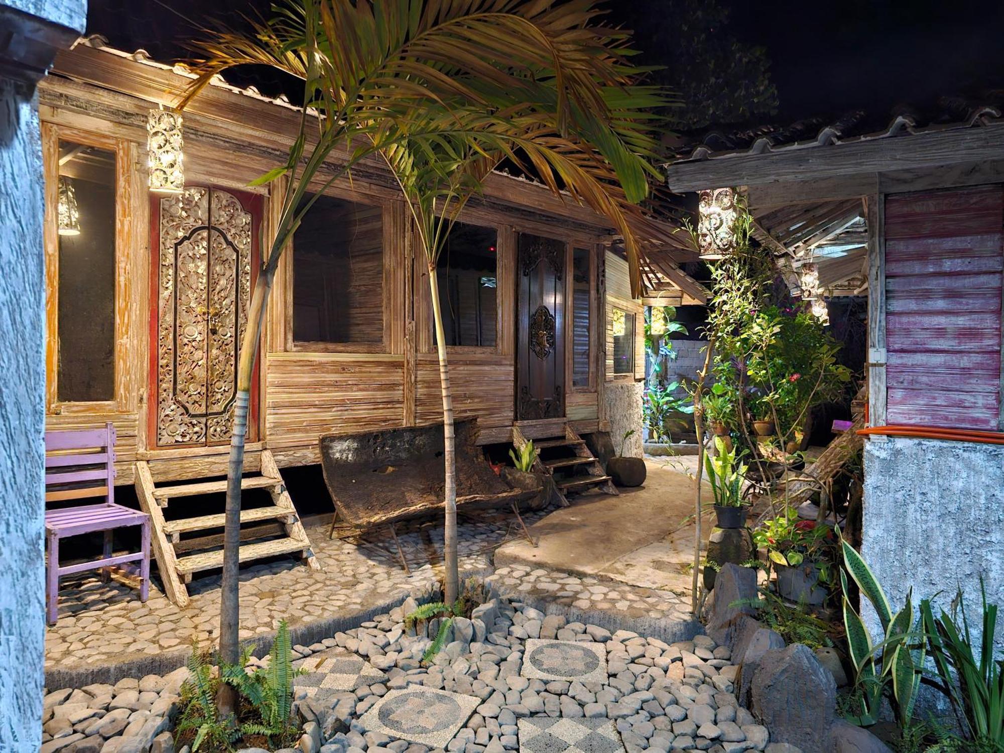 Funky Place Lovina Екстериор снимка